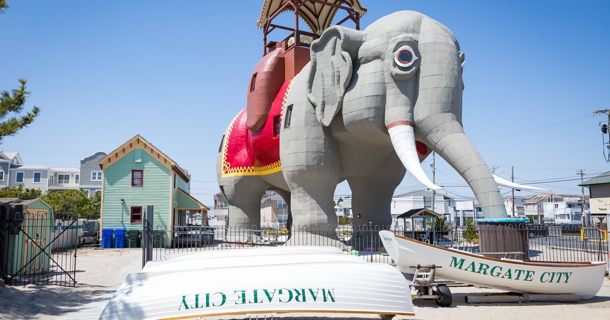 Lucy the Elephant, the six-storey elephant-shaped building at Margate City, New Jersey, seen from the street.